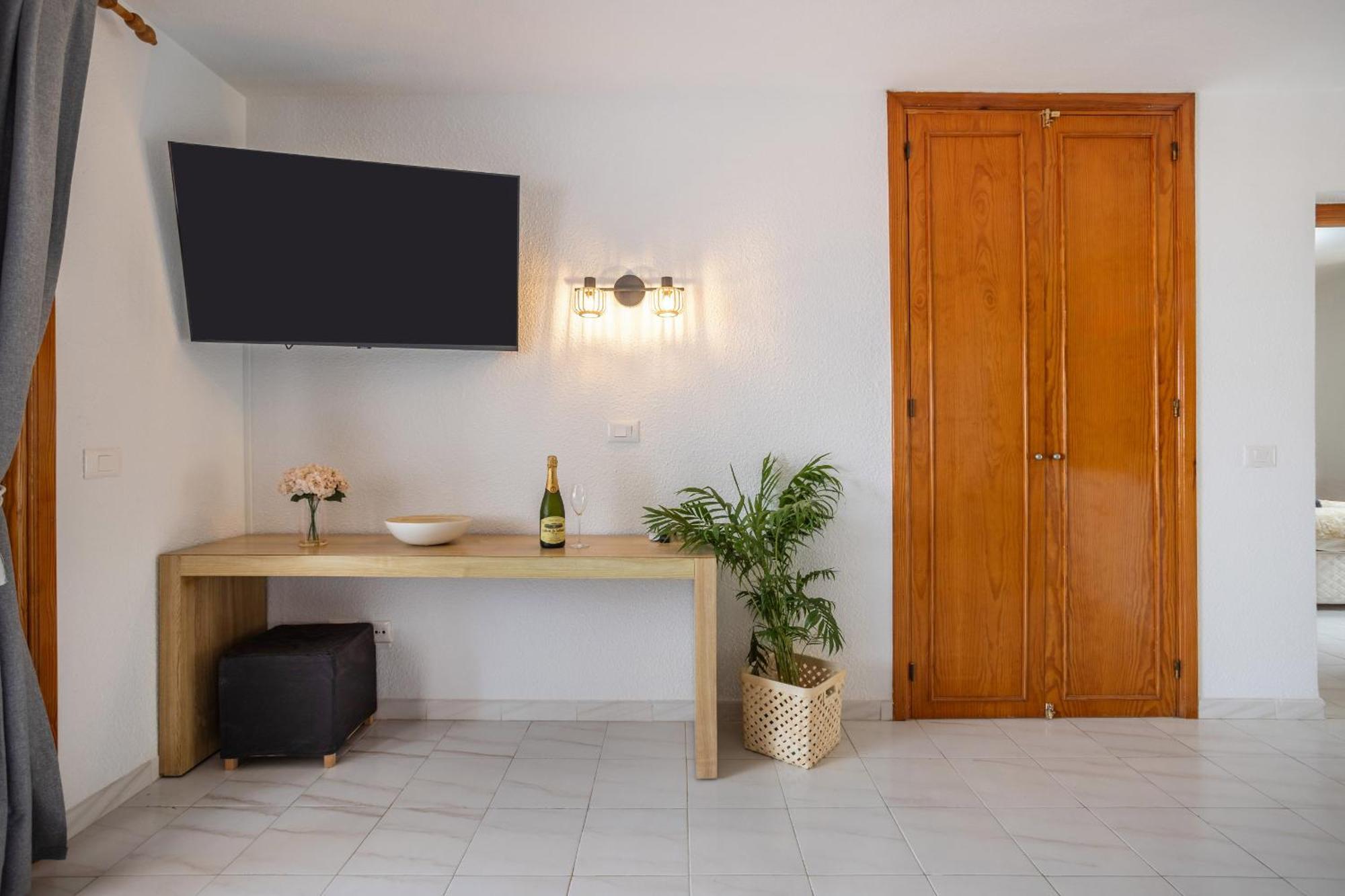 Cozy Port Royal Margot Sunset View Home By Lovetenerife Los Cristianos  Eksteriør bilde